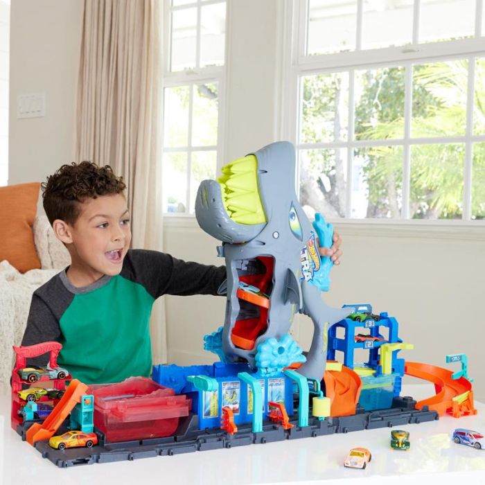 Hot Wheels City Tunel de lavado con tiburon